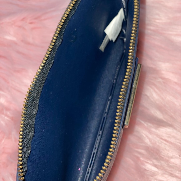 Tommy Hilfiger Purse - Picture 5 of 5